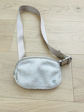 lululemon athletica Cream Sherpa Crossbody Pouch